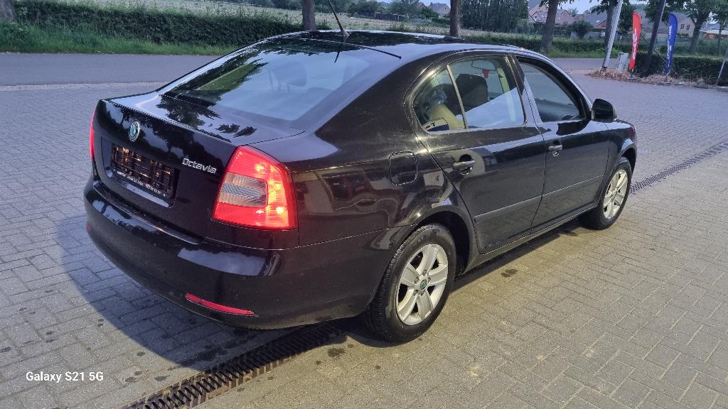 Skoda Octavia  1.2tsi GEKEURD VOOR VERKOOP   euro5, Autos, Skoda, Euro 5, Achat, Boîte manuelle, Noir