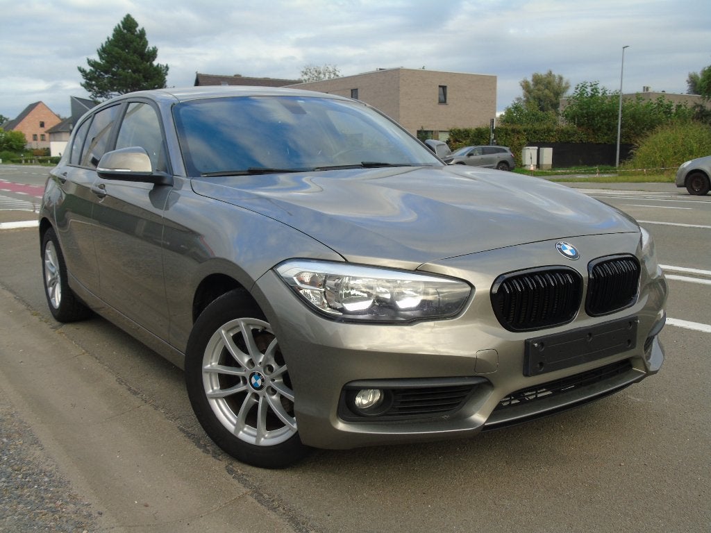 Bmw 118d *06/2017 *Digitale Airco *Navigatie *Euro 6b, Auto's, Dealer onderhouden, 1995 cc, Beige, Bedrijf