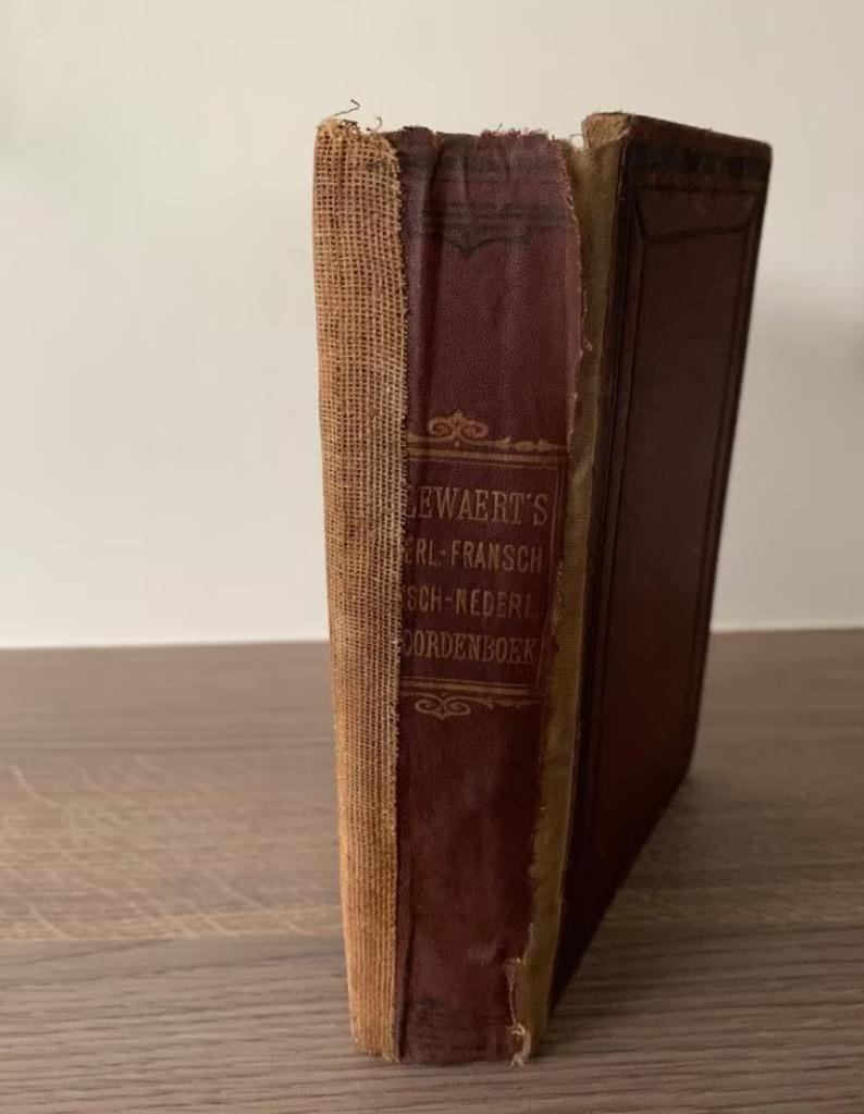 Callewaert's Nederlandsch-Fransch zakwoordenboek, 1888, Antiek en Kunst, Ophalen of Verzenden
