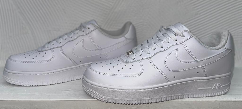 Nike Air Force 1 Low '07 Triple Wit, Verzenden, Wit, Zo goed als nieuw, Sneakers