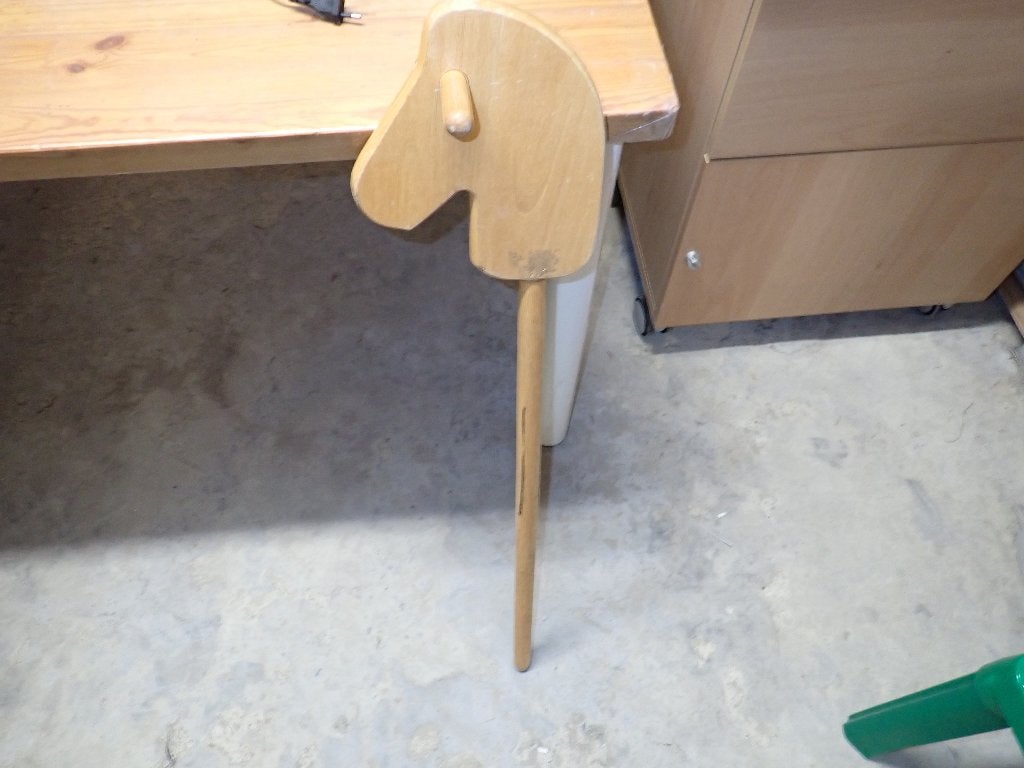 cheval en bois, Enlèvement