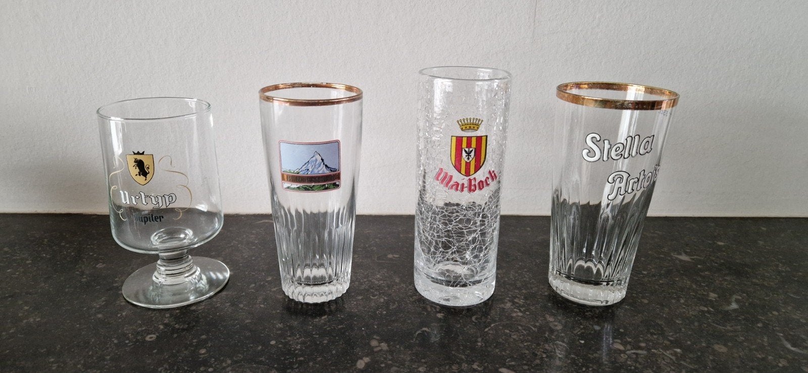 4 oude bierglazen, Enlèvement ou Envoi, Comme neuf, Verre à bière