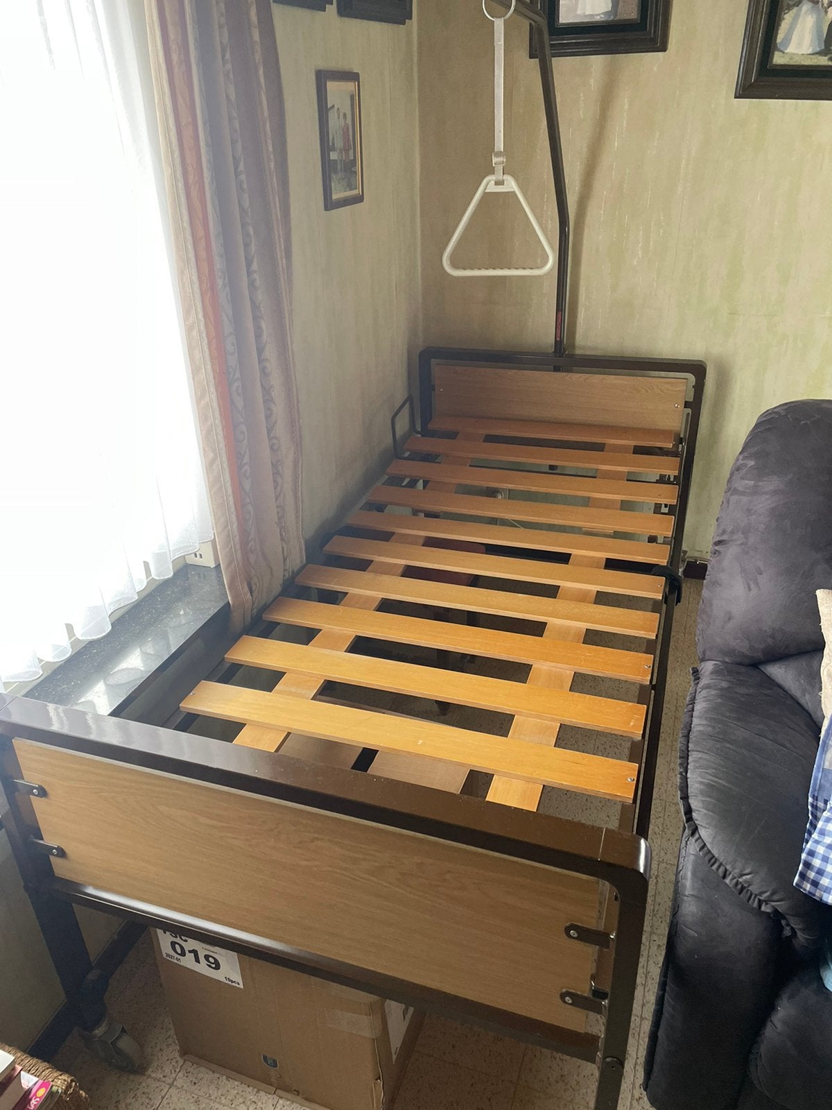 Ziekenhuis bed, Ophalen, Zo goed als nieuw
