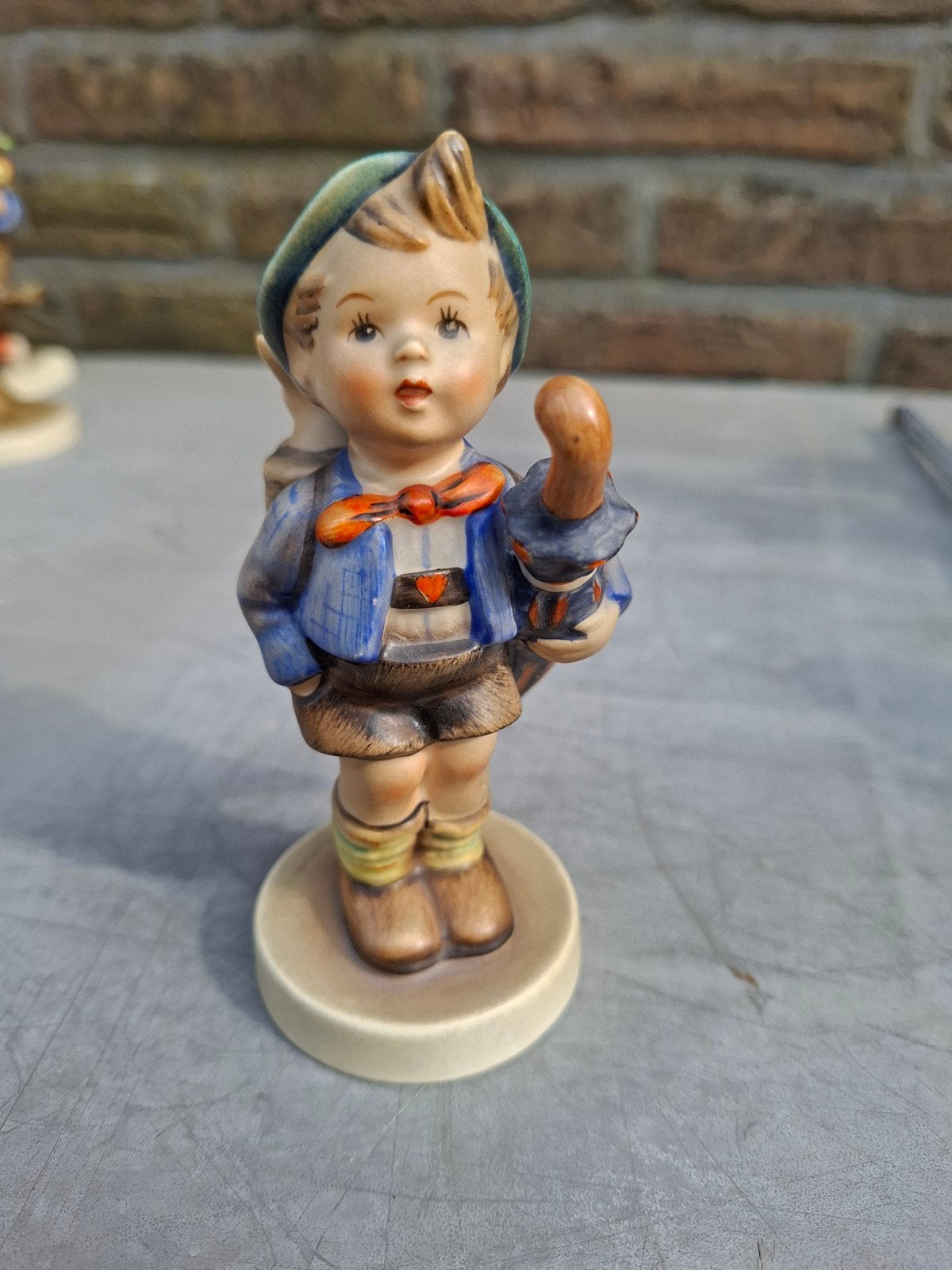 Hummel - Home from market - porselein beeldje, Antiek en Kunst, Ophalen