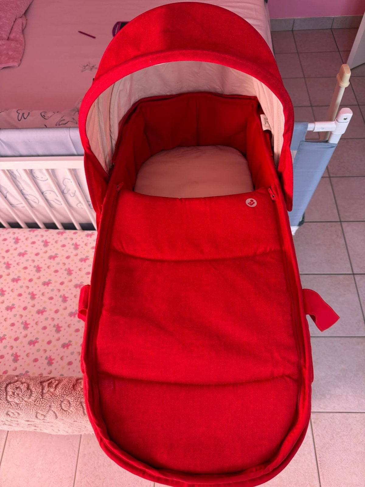 Ik verkoop een handig en comfortabel babywiegje, Kinderen en Baby's, Ophalen, Zo goed als nieuw, Kinderwagen, Maxi-Cosi