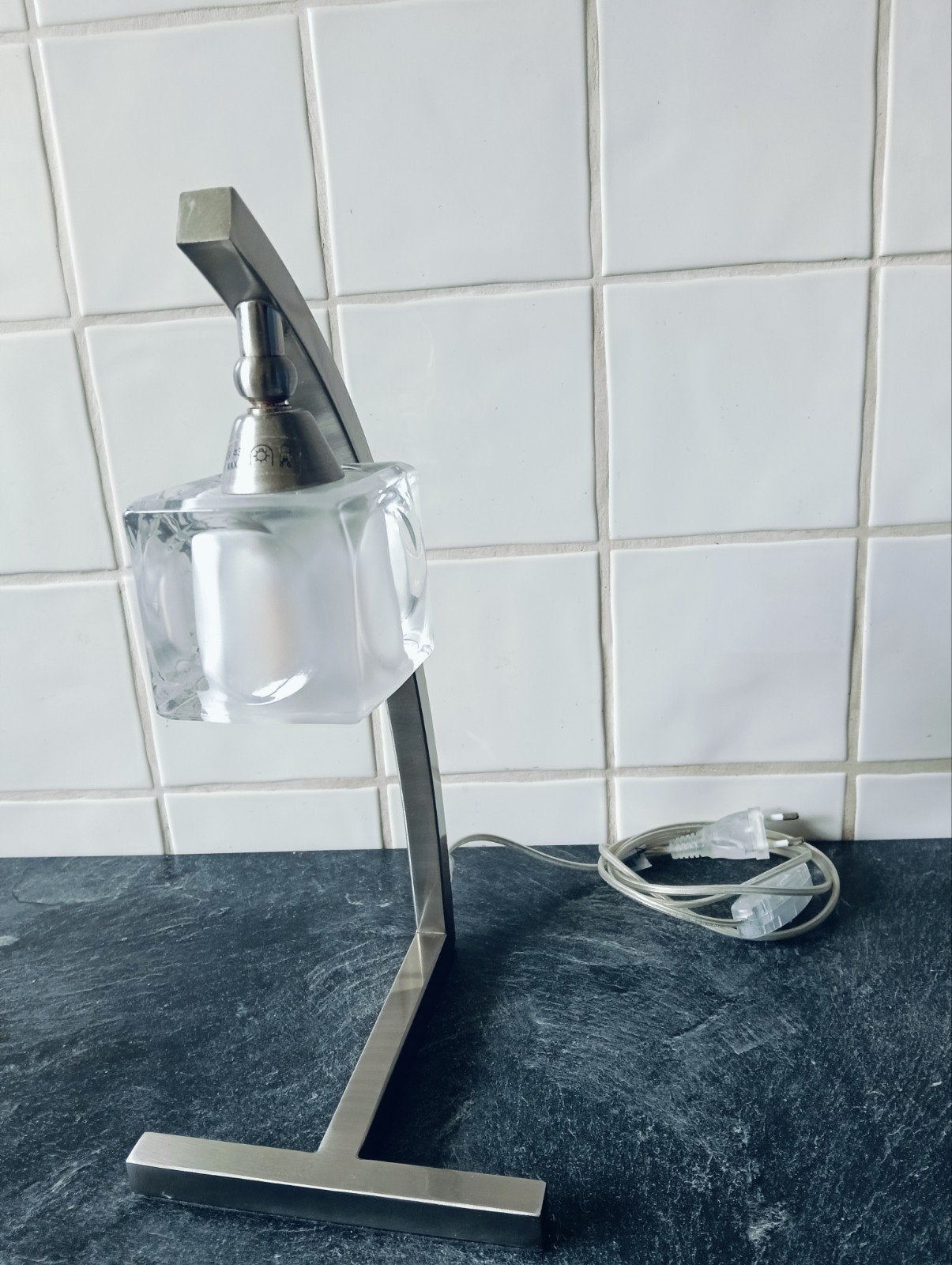 Lampe de table LED très moderne, Enlèvement ou Envoi