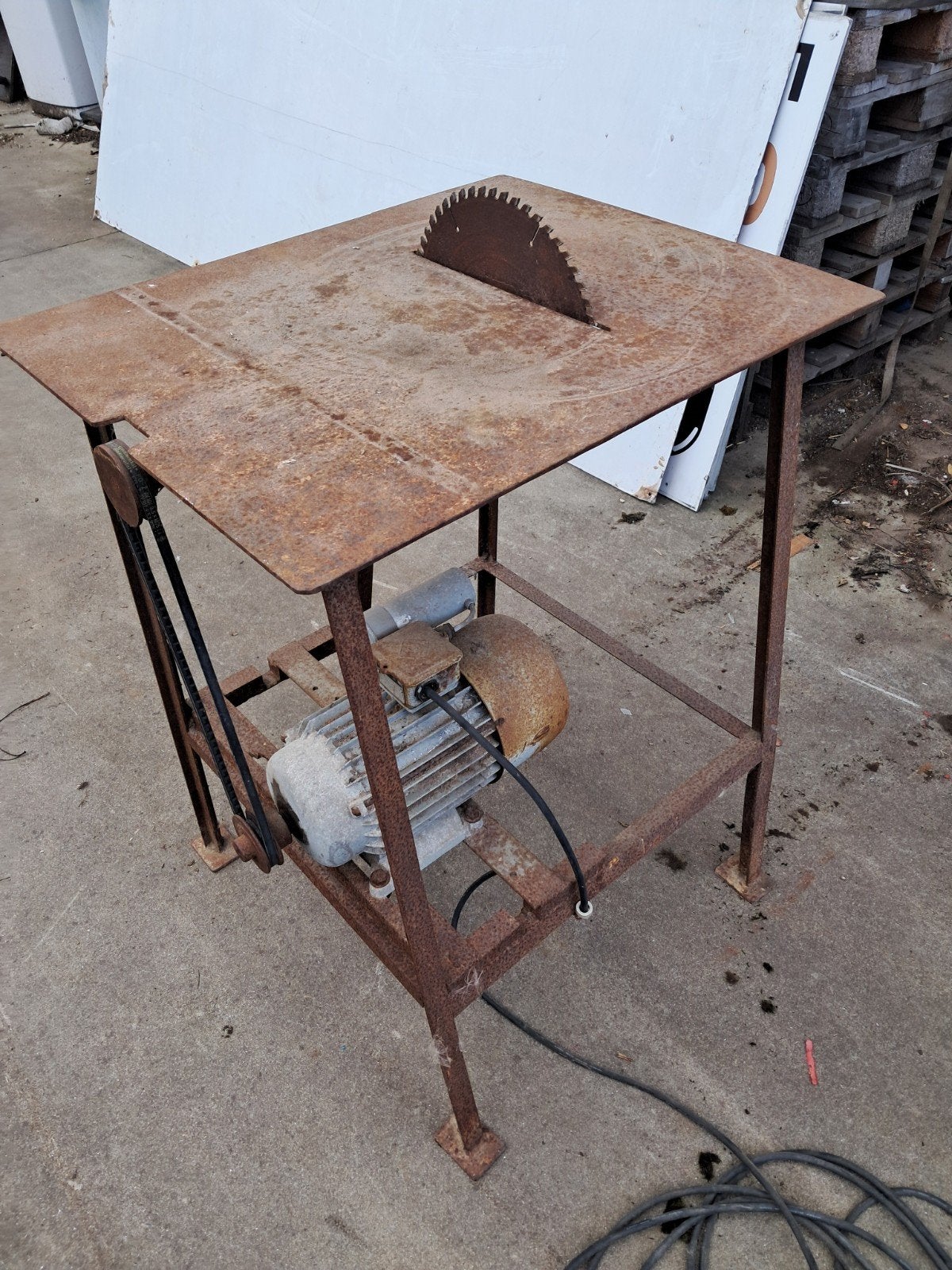 krachtige 1, 5 kw mono  zaagtafel in staal, Doe-het-zelf en Bouw, Nieuw, Ophalen of Verzenden, Minder dan 2 meter, 80 mm of meer