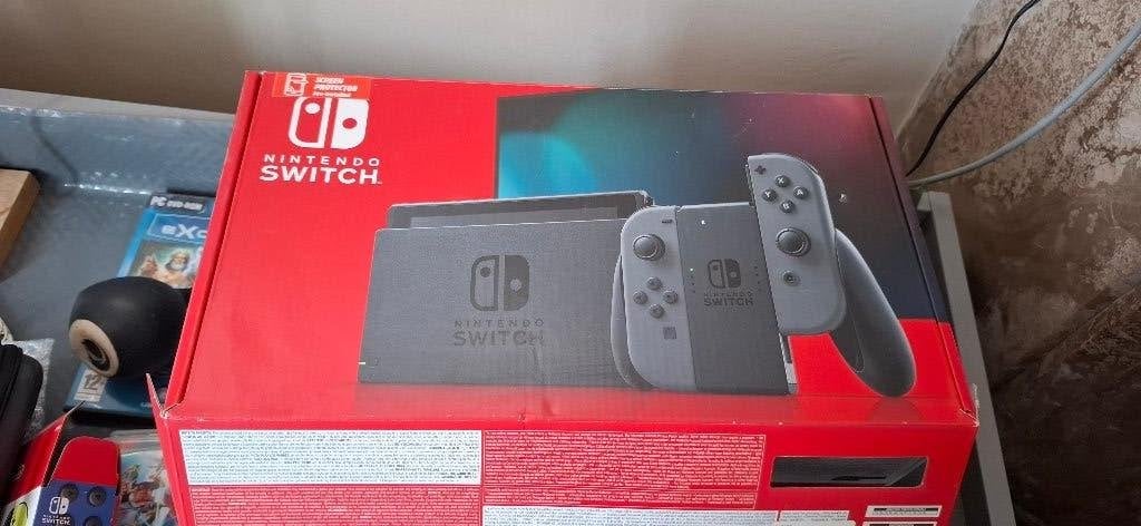 nintendo switch, Consoles de jeu & Jeux vidéo, Consoles de jeu | Nintendo Switch, Utilisé, Switch Original, Avec 3 manettes ou plus