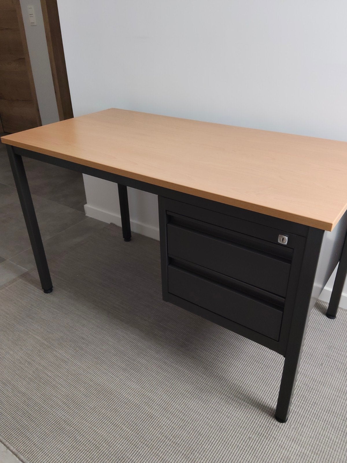Bureau hout met metaal zeer mooi, Huis en Inrichting, Bureaus, Ophalen, Hout