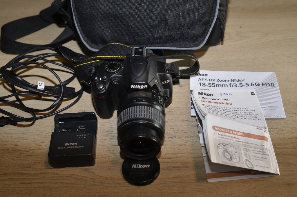 Nikon D3000 avec objectif 18-55, TV, Hi-fi & Vidéo, Enlèvement ou Envoi, Nikon, Reflex miroir, Flash intégré