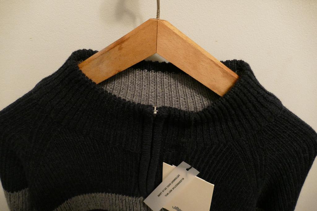 GEBREIDE HERENTRUI MET 4-KLEUREN STREPEN VAN BEL & BO, Ophalen of Verzenden, Nieuw, Maat 52/54 (L), Rood