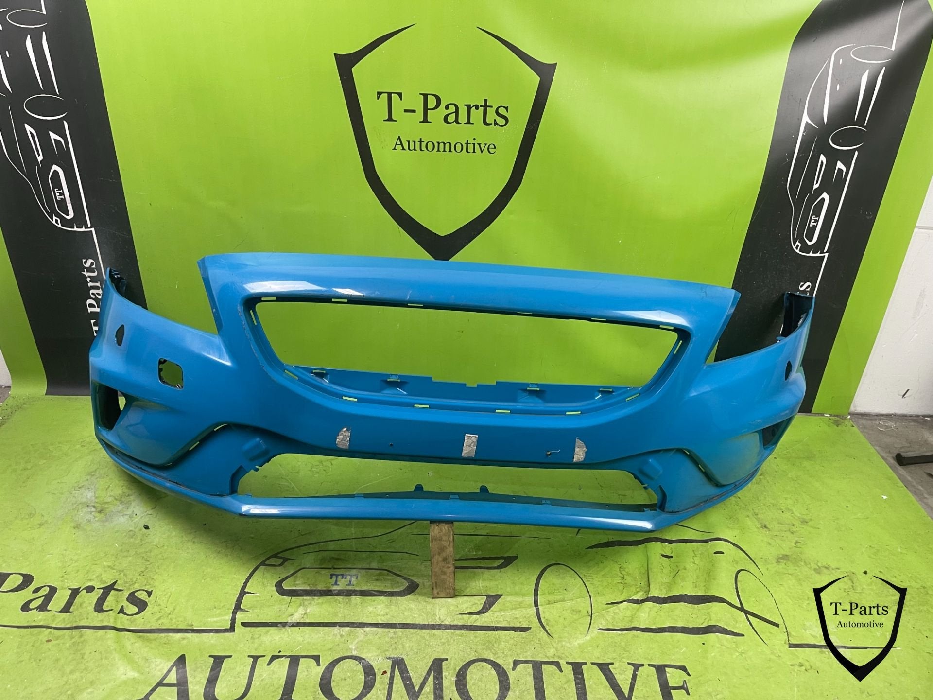 volvo v40 voorbumepr bumper R design, Info@fabrikant.eu, Volvo, Bumper, Fabrikantstraat 1
1000 AA  Amsterdam