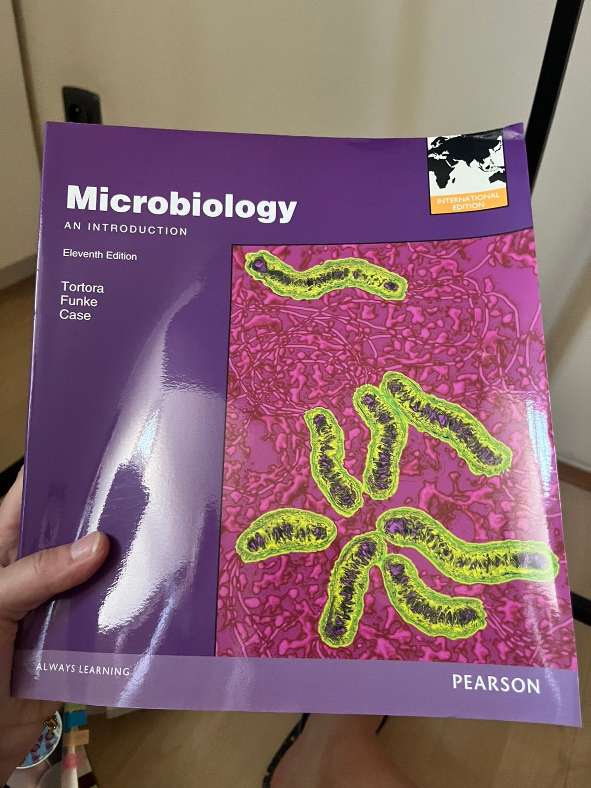 Microbiology: an introduction, Enlèvement ou Envoi, Comme neuf