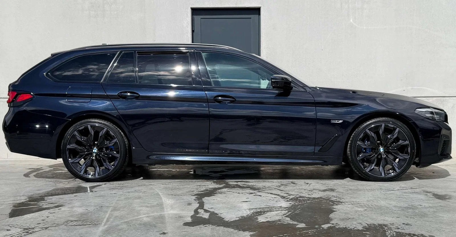 BMW 5 Serie 530 M-Pack*Touring*Sportboost*Sportrem*Carbon-sc, Autos, BMW, Cuir, 333 ch, 1 kg, 5 portes