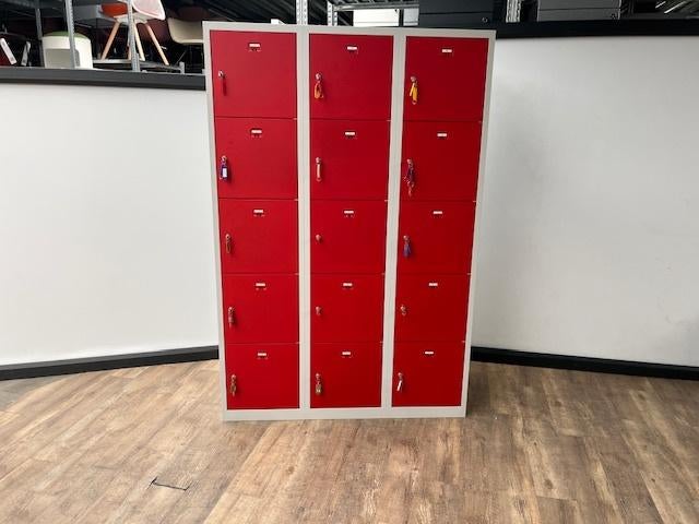 15 Deurs – Lockerkast, Ophalen