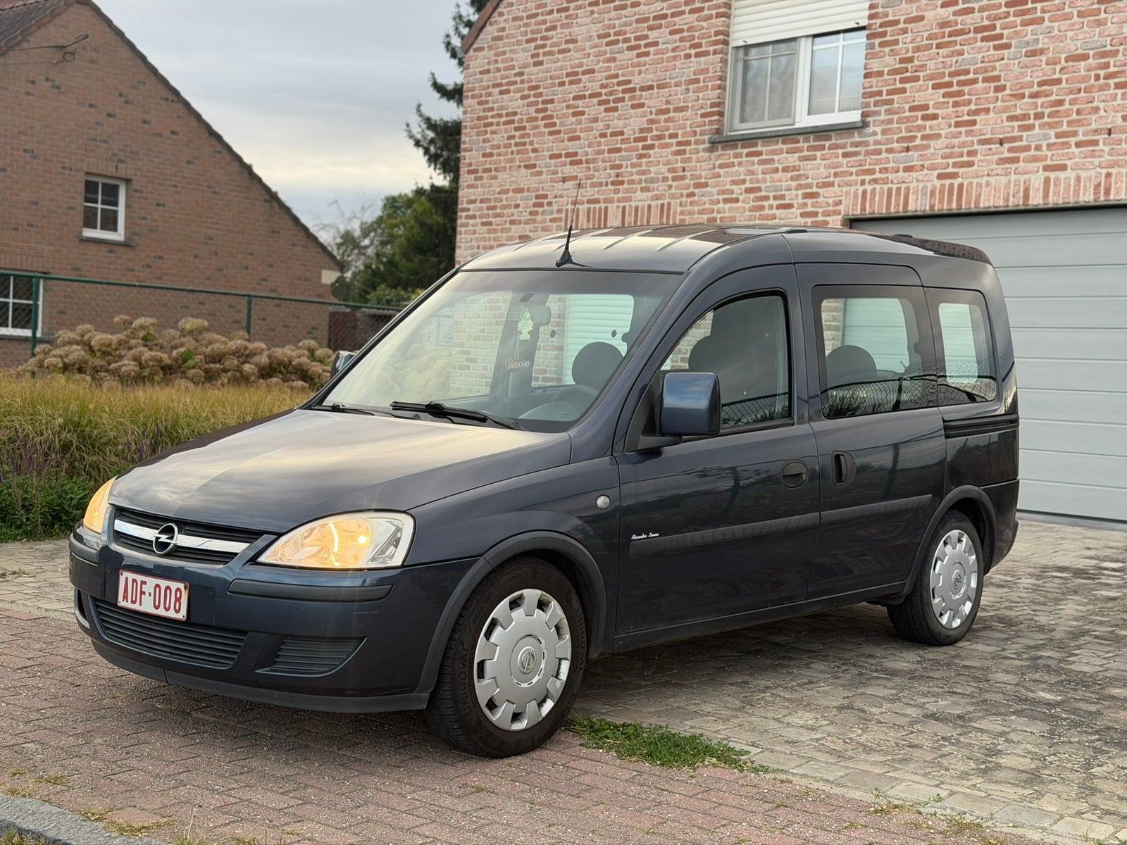 Opel Combo 1.3Diesel 5place tres propre, Autos, Argent ou Gris, Achat, 4 portes, Boîte manuelle