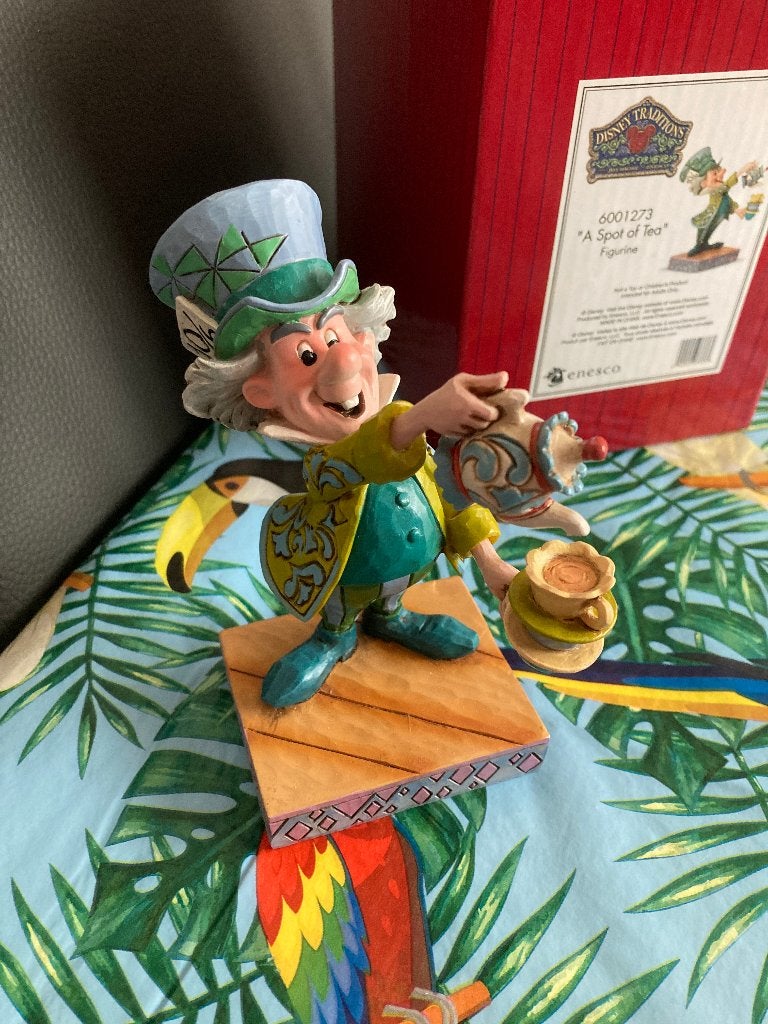 Disney Traditions - Mad Hatter "A Spot of Tea" - Nieuw, Verzamelen, Disney, Ophalen of Verzenden, Overige figuren, Nieuw, Beeldje of Figuurtje