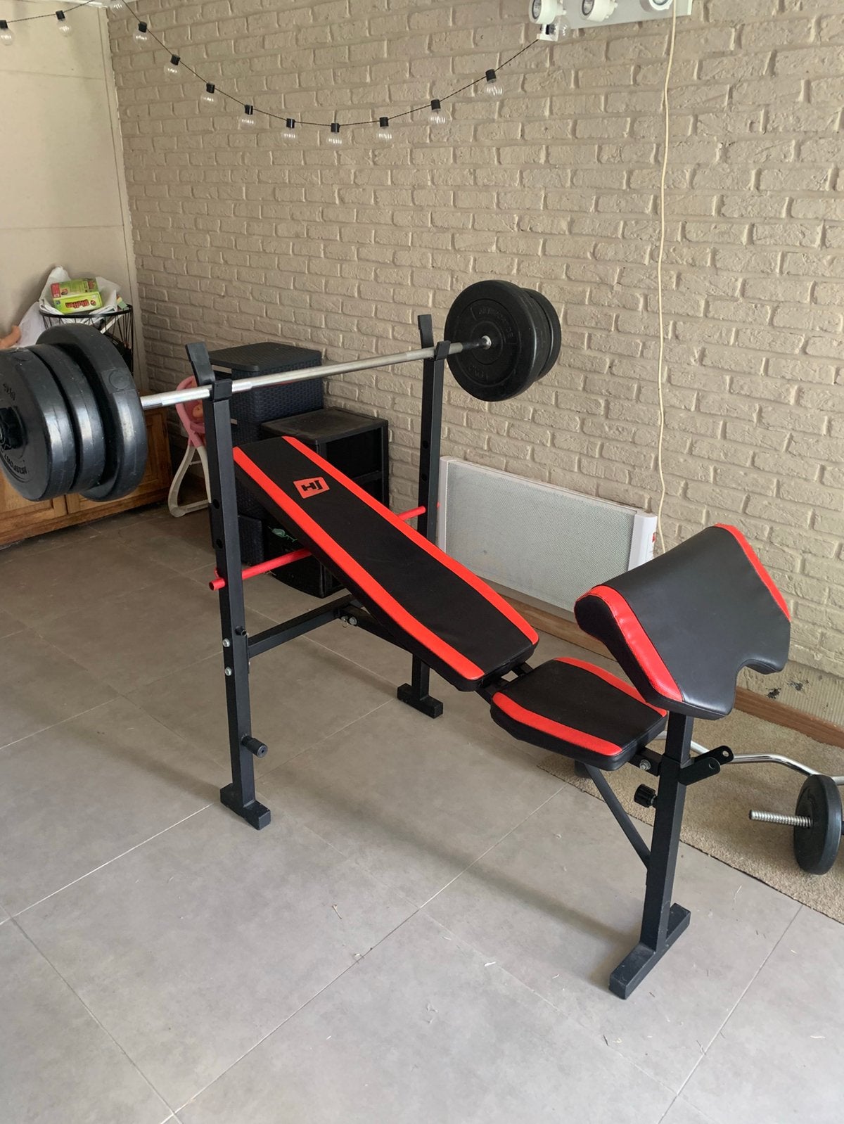 Bench te koop +  gewichten + 2 baren, Ophalen, Zo goed als nieuw, Armen