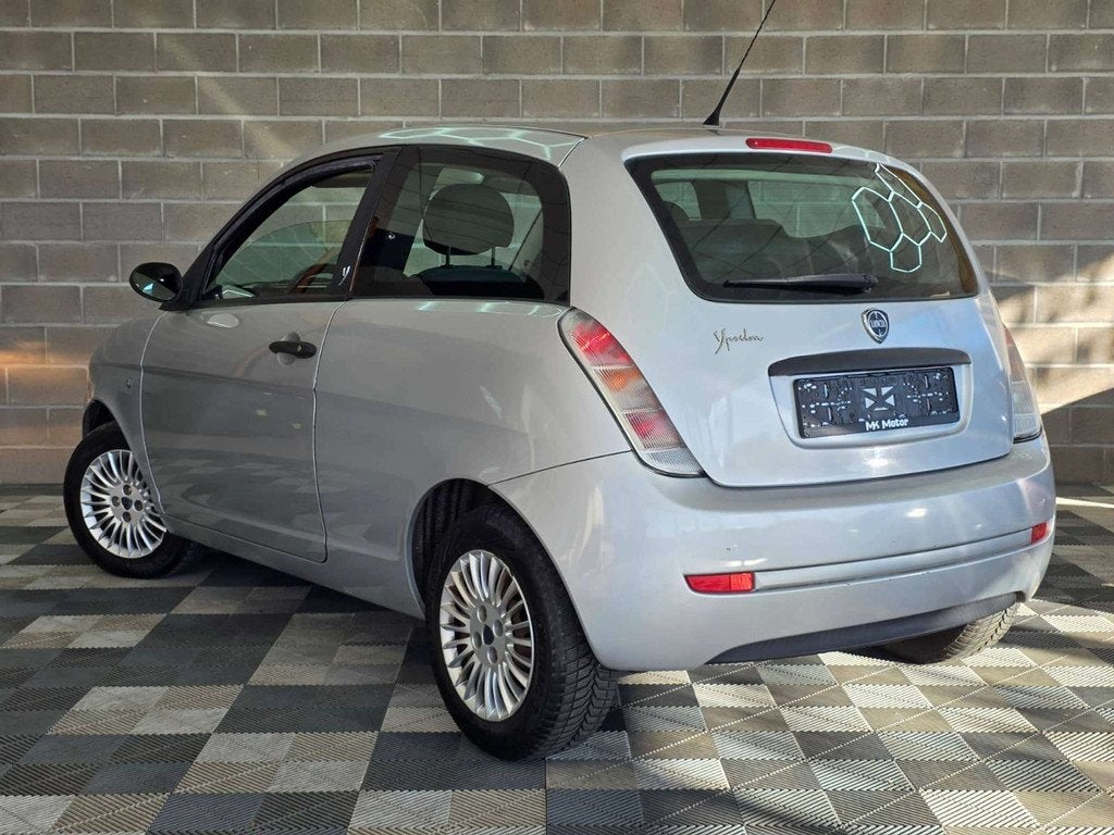 Lancia Ypsilon 1.2 ESSENCE 60CV (bj 2009), Voorwielaandrijving, 4 zetels, Stof, 1242 cc