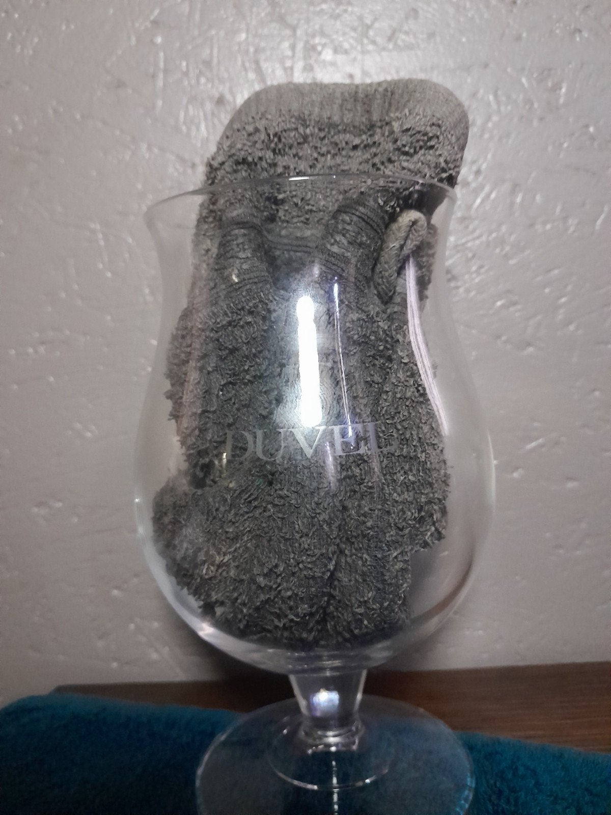 Duvel glas, Enlèvement