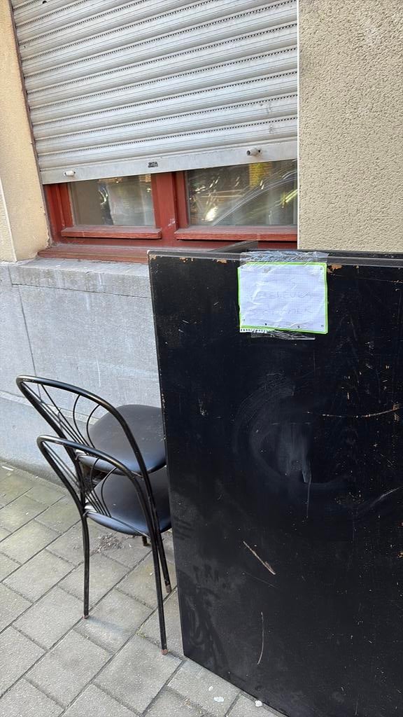 Tafel en stoelen gratis te geven, Ophalen of Verzenden