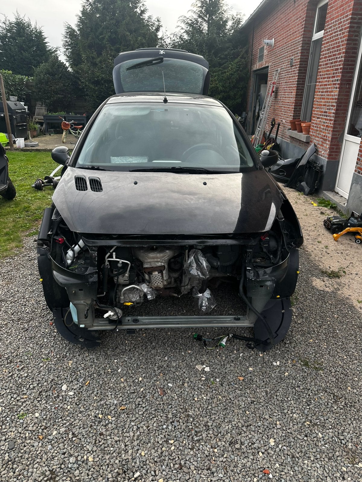 Peugeot 206+ 2013 voorschade, Auto's, Voorwielaandrijving, Stof, 4 cilinders, Zwart