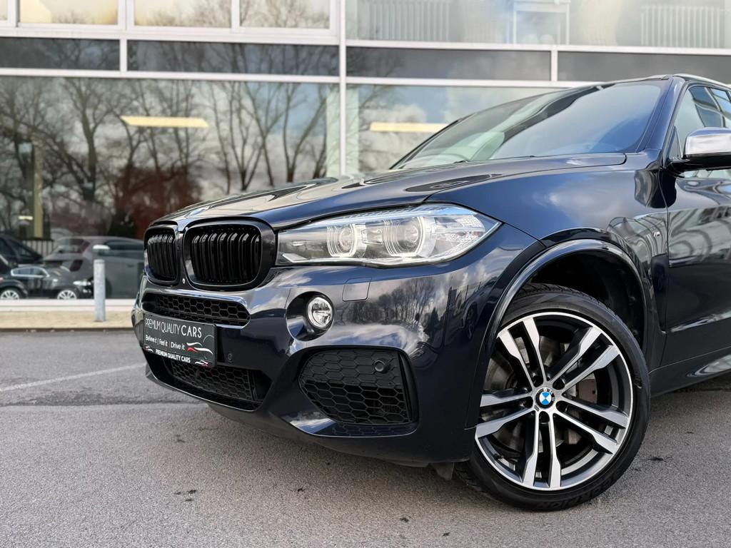 BMW X5 M M50 / LICHTEVRACHT / HUD / CAMERA / ZETELVRWM /, Auto's, BMW, Automaat, 177 g/km, USB, Gebruikt