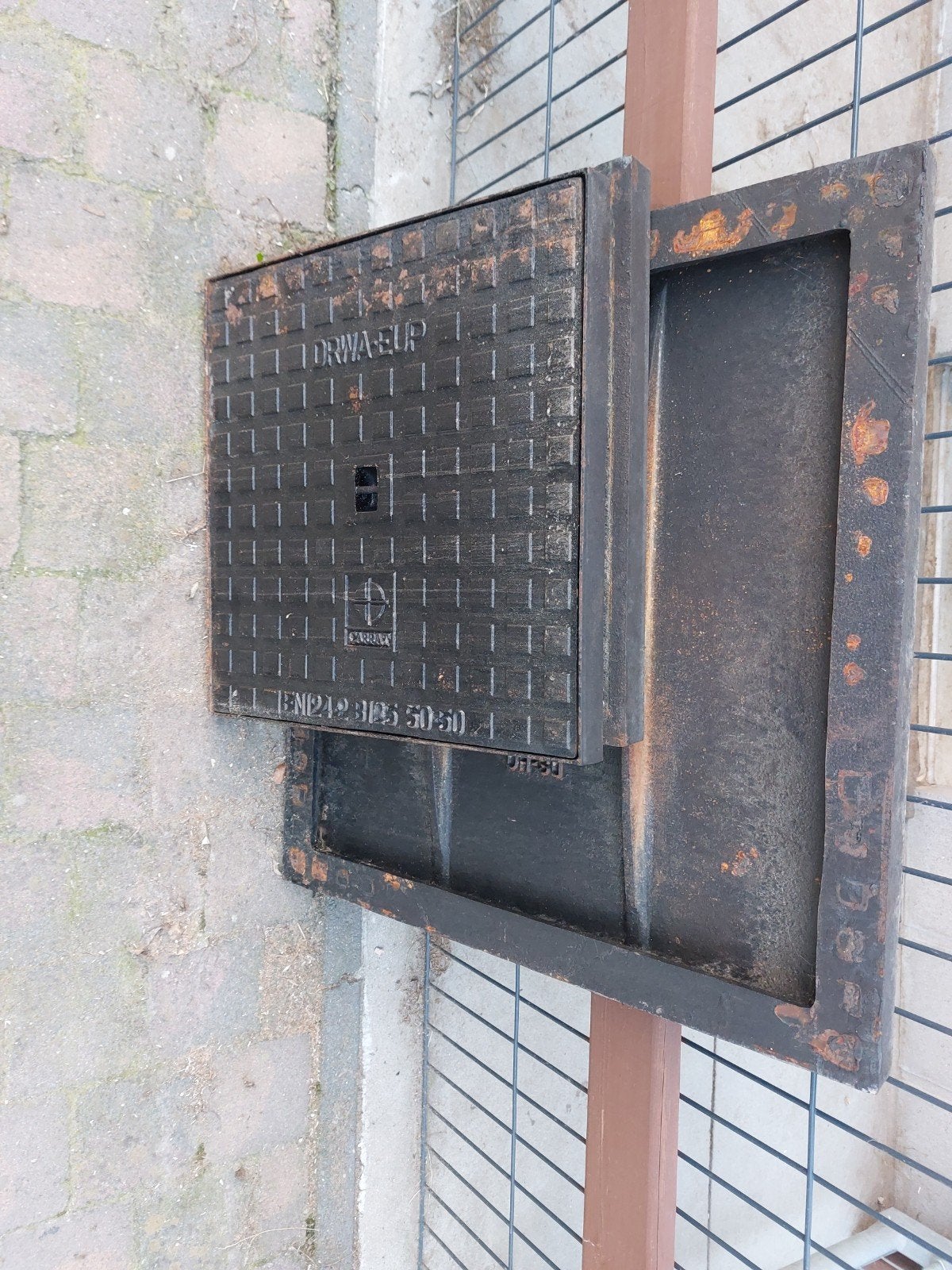 4 putdeksels te koop mt 50x50 - 60x60 - 70x70, Ophalen