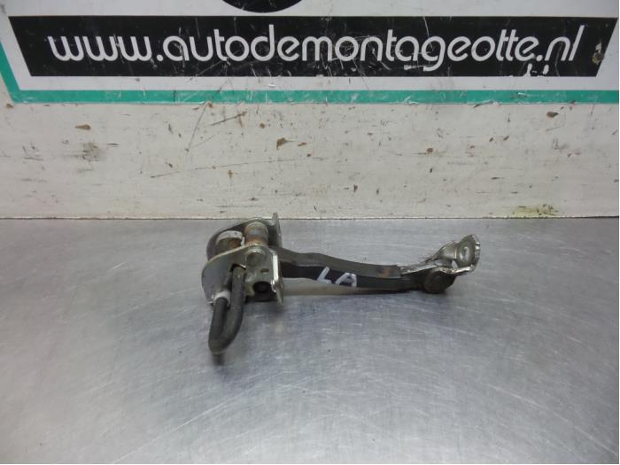 Deurvanger 4Deurs links-achter van een Fiat Punto Grande, Auto-onderdelen, Gebruikt, -, -, Ophalen of Verzenden
