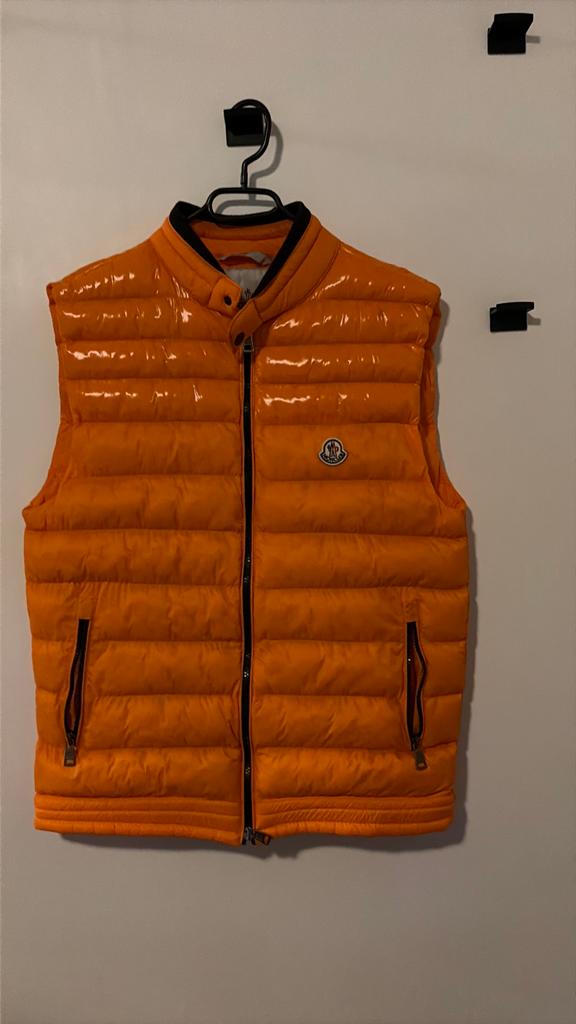 Moncler, Ophalen, Zo goed als nieuw