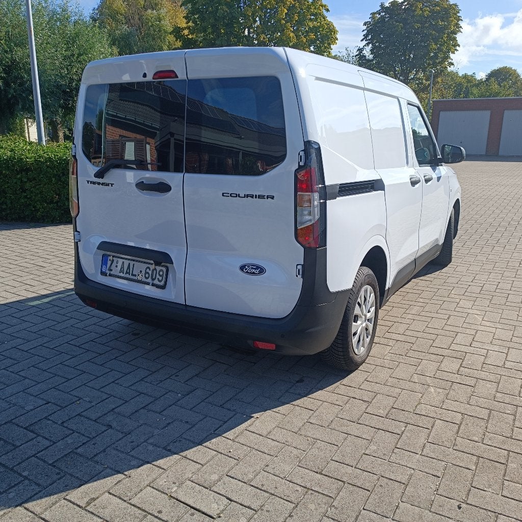 ford transit courier,nieuwste model,9200km,benzine, Autos, 1305 kg, Euro 6, Entreprise, Boîte manuelle