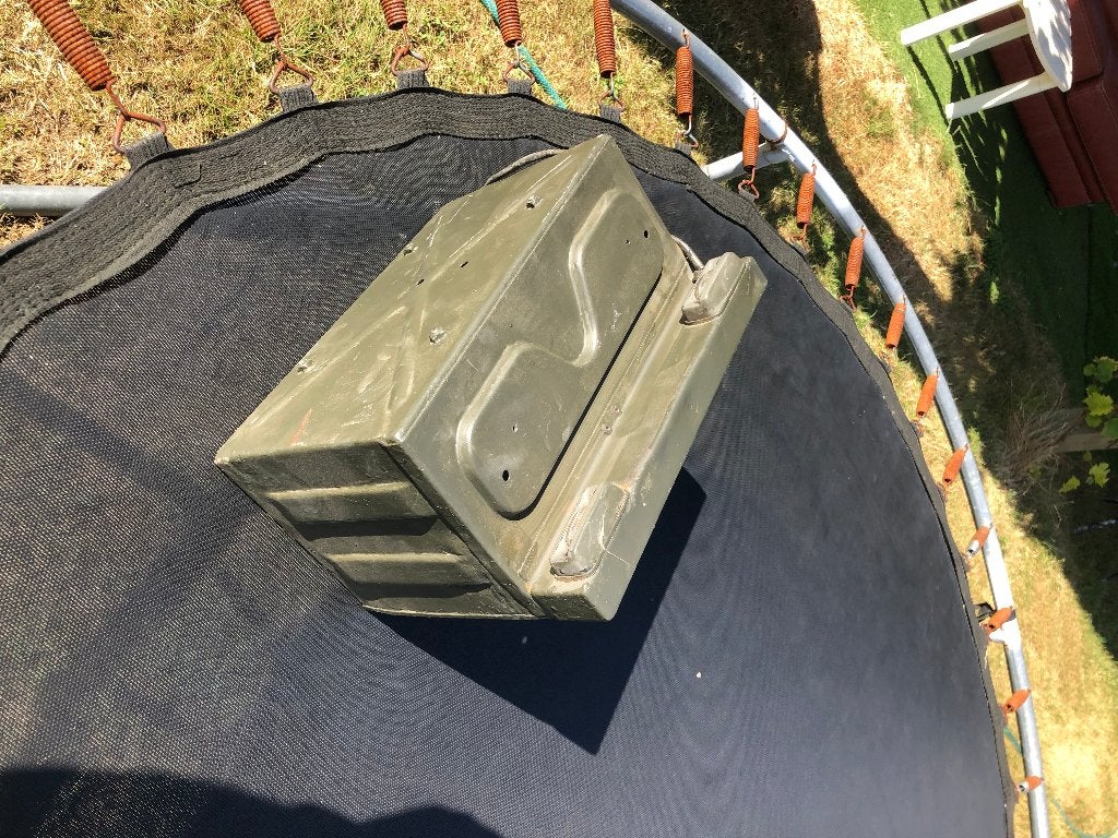 jerrycan houder iltis bombardier goede staat, Enlèvement
