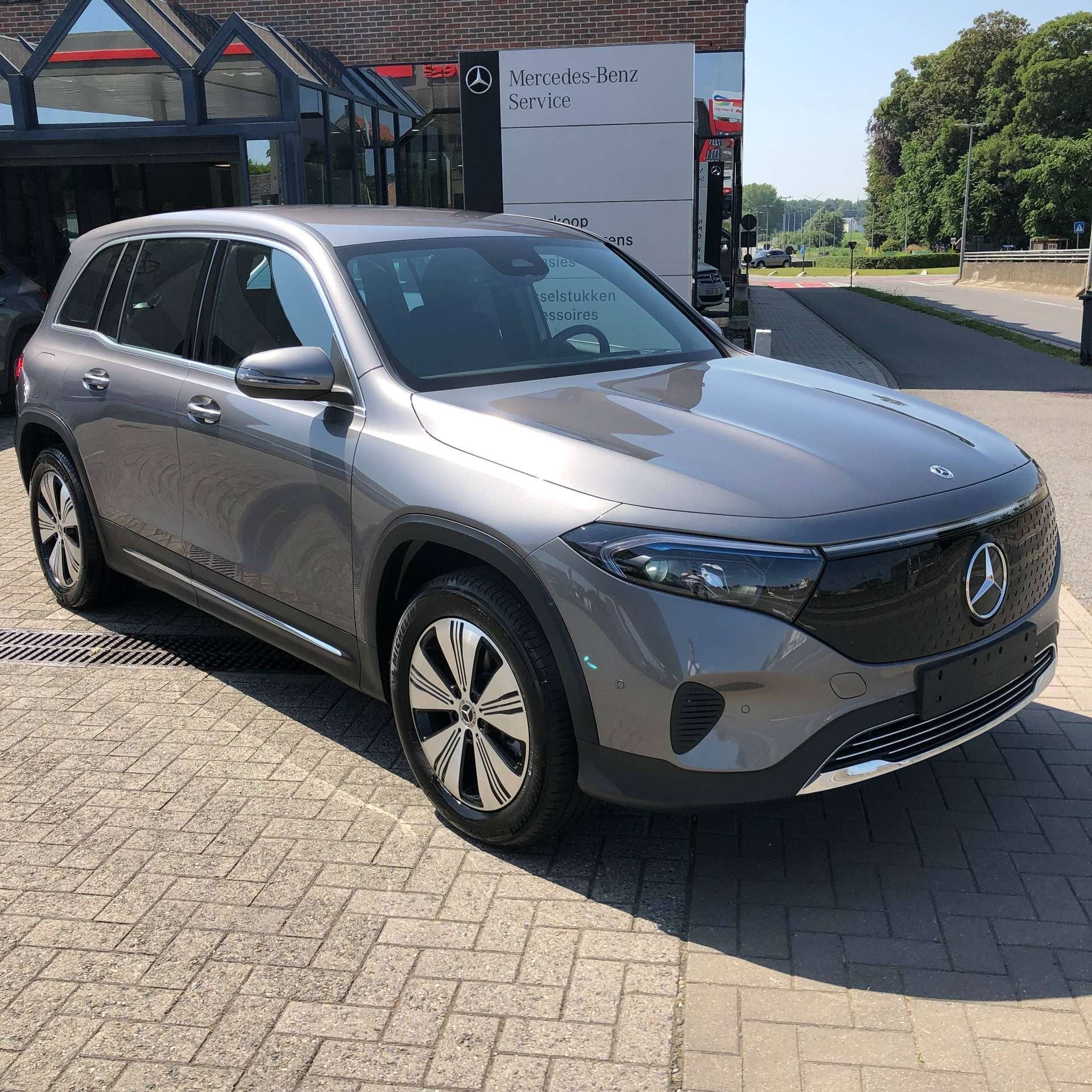 Mercedes-Benz EQB 250 EQB 250+ 70.5 kWh Sfeerverlichting, Ca, Auto's, Mercedes-Benz, Gebruikt, Skiluik, https://public.car-pass.be/vhr