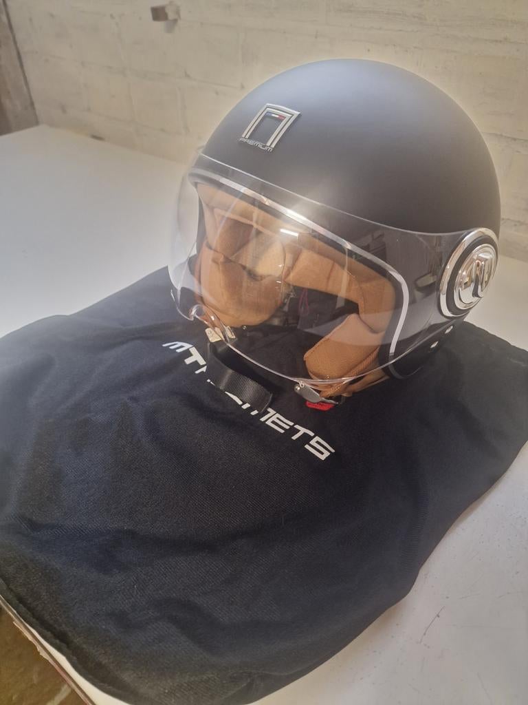 Brommer helm, Ophalen