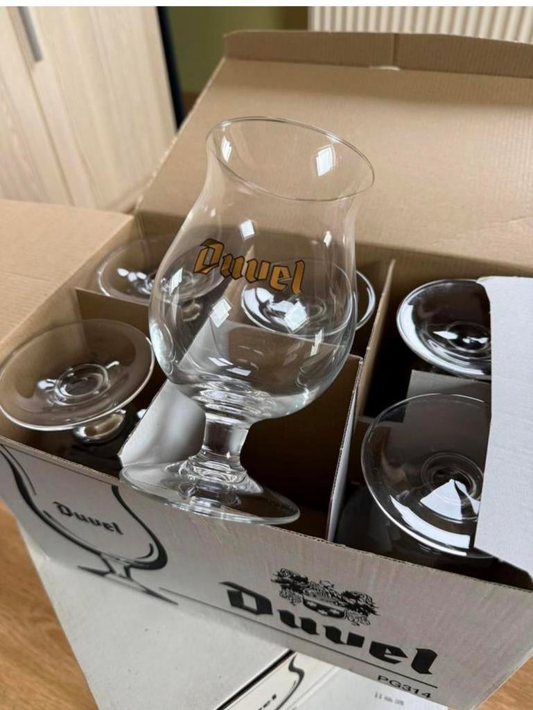 Duvel 6 dozen duvel gouden opdruk duvel, Ophalen, Zo goed als nieuw