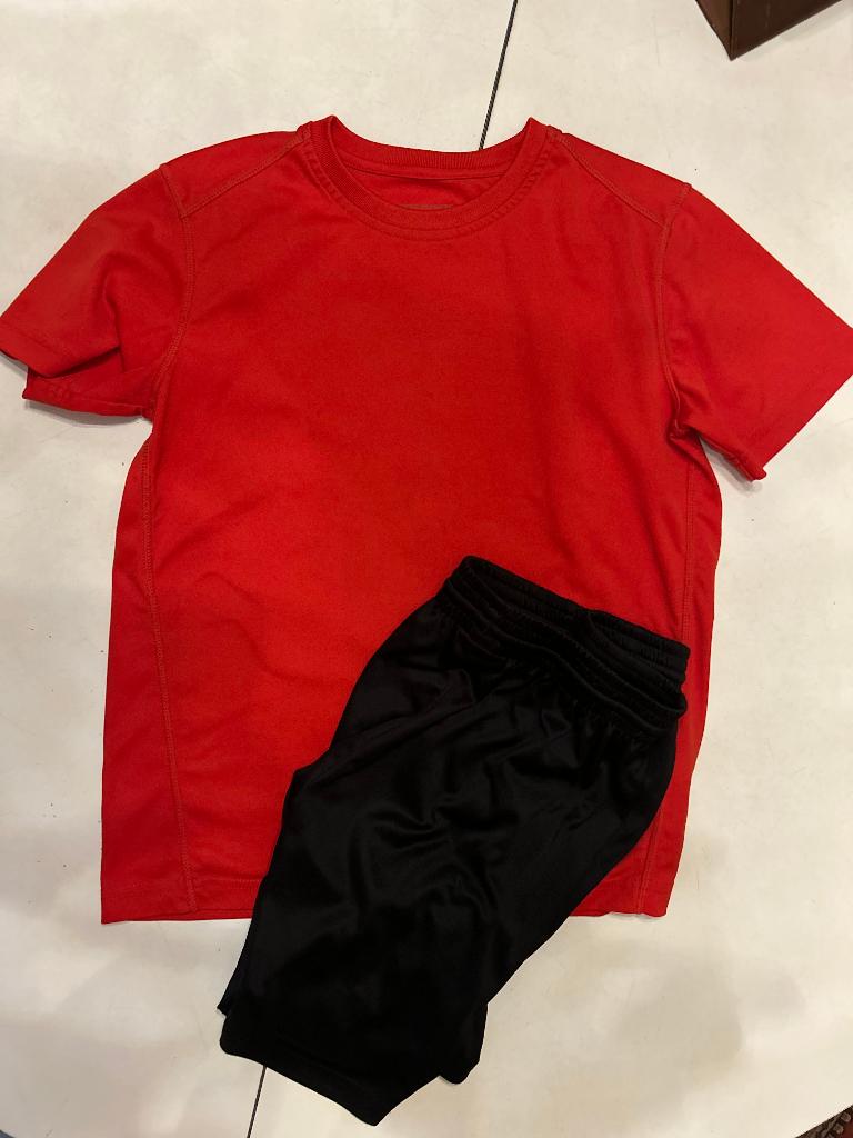 VOETBAL shirt + broekje  - maat 134/140, Sport en Fitness, Ophalen of Verzenden, Shirt