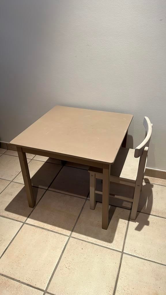 Tafel met stoel voor kleuter (Ikea), Kinderen en Baby's, Kinderkamer | Tafels en Stoelen, Ophalen, Gebruikt, Tafel(s) en Stoel(en)
