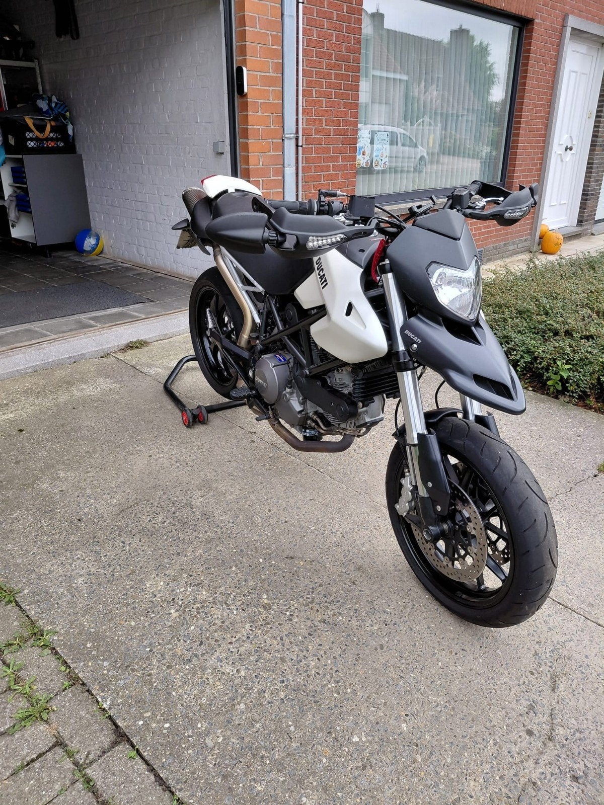 Ductai Hypermotard 796 2010, Motoren, 2 cilinders, Motorrijbewijs A, Gebruikt, Meer dan 35 kW