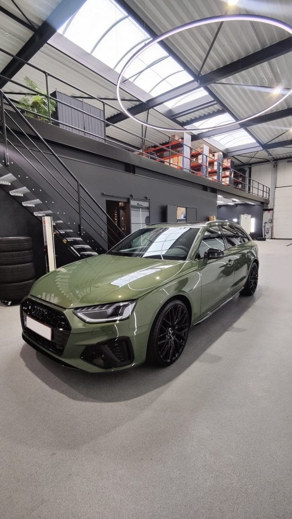2023 Audi a4 avant 35 tfsi competition/platinum, Dealer onderhouden, 4 cilinders, 5 deurs, Particulier
