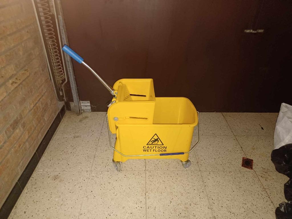 Ramon Hygiene MC068Y Système de nettoyage rapide, 17 L, Jaun, Maison & Meubles, Produits de nettoyage, Enlèvement ou Envoi, Seau, Bac ou Chariot à balais