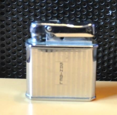 briquet de poche a essence vintage motif strié sanibel, Enlèvement ou Envoi, Utilisé, Briquet