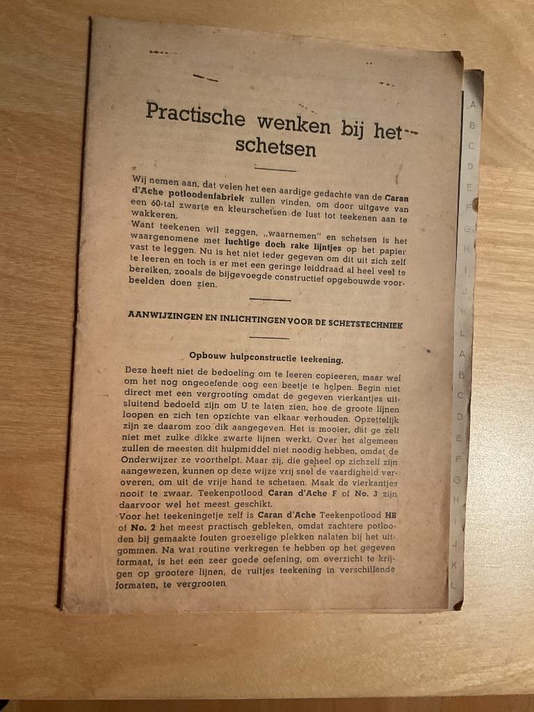 Bundeltje ivm schetsen met Caran d’ache (oude spelling), Ophalen of Verzenden, Gebruikt, Boek of Gids