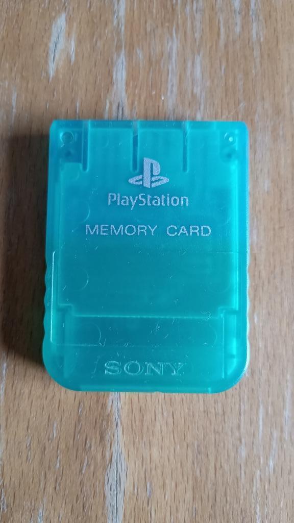 PS1 memcard origineel Crystal Green edition, Consoles de jeu & Jeux vidéo, Consoles de jeu | Sony Consoles | Accessoires, Enlèvement ou Envoi