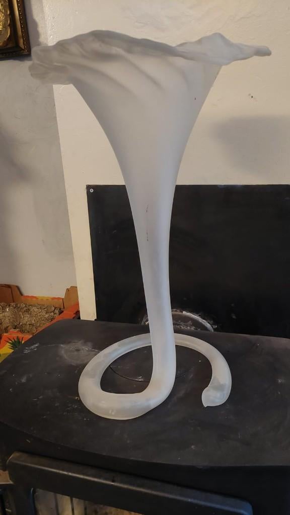 Vase ancien, Enlèvement