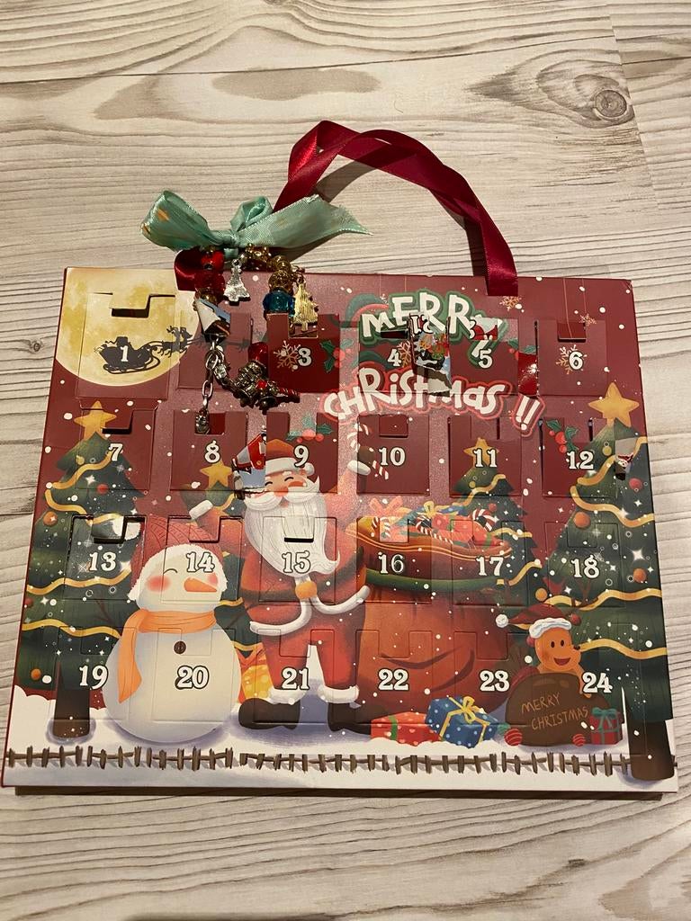 Adventkalender met armbanden en bedeltjes, Enlèvement, Comme neuf