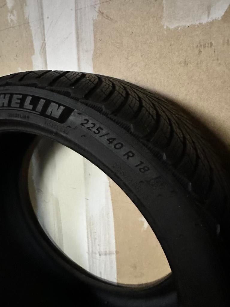 Michelin winterbanden 225 / 40 / R18, Ophalen, 18 inch, Nieuw, Winterbanden