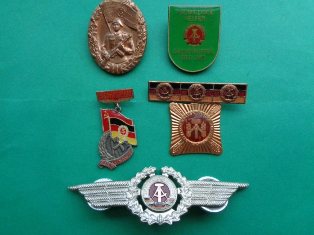 NVA / DDR pins aan 15 € / stuk , DDR Grenztruppen !, Collections, Objets militaires | Général, Enlèvement ou Envoi, Armée de terre