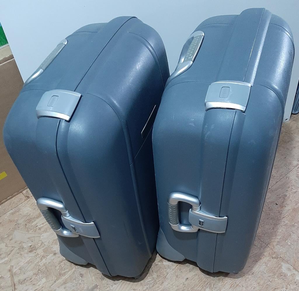 Reiskoffer Faraway - 2 stuks beschikbaar, Ophalen, Gebruikt, Hard kunststof, Wieltjes