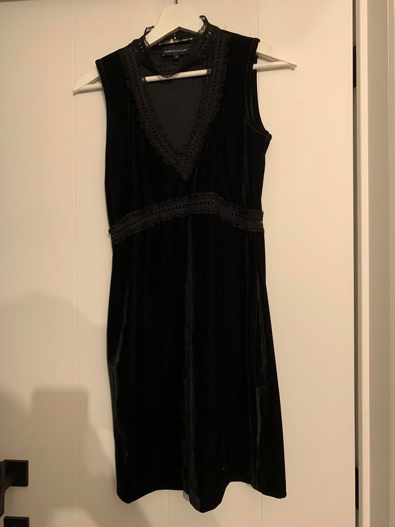 Zwart velours kleedje Astrid Black label small, Kleding | Dames, Ophalen of Verzenden, Zo goed als nieuw