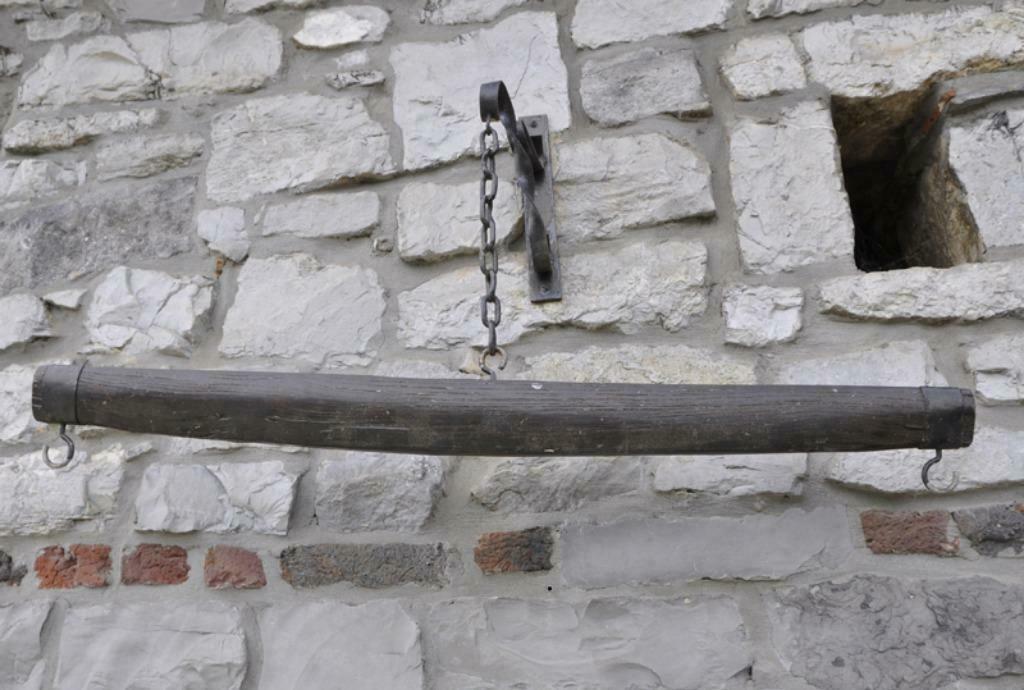 Joug, ancien ustensile d'attelage, porte pots de fleurs, Ophalen